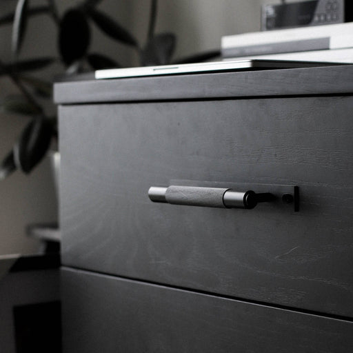 PULL BAR / PLATE / CROSS / / SMALL - Lifestyle 1