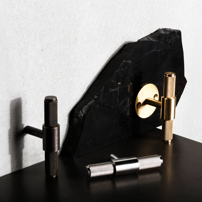 T-BAR / CROSS - Lifestyle 1