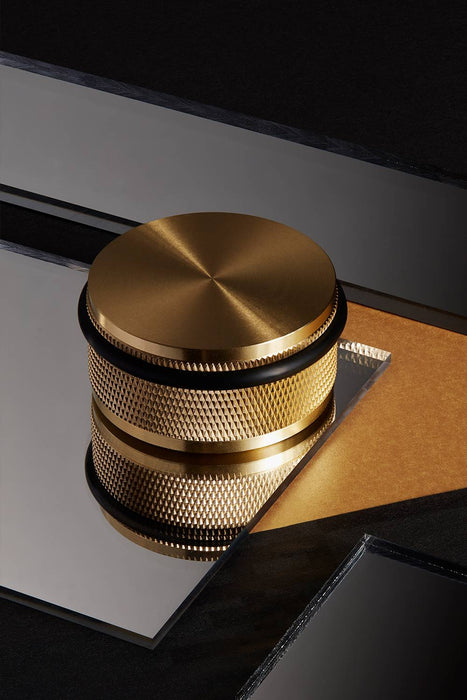 DOOR STOP / FLOOR / CROSS - Lifestyle 2