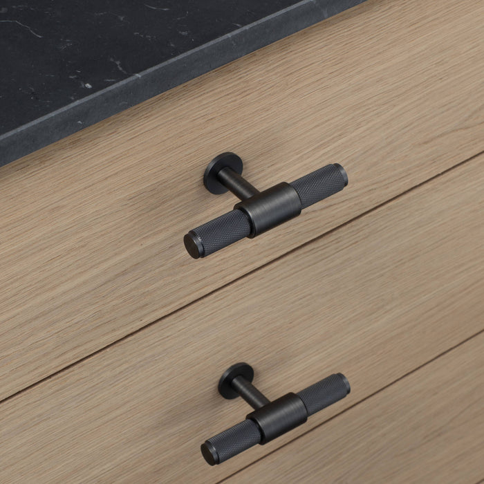 T-BAR / CROSS - Lifestyle 2