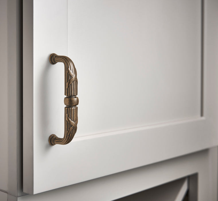 Top Knobs Ribbon & Reed Bar Pulls