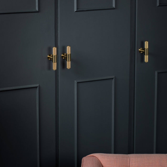 T-BAR / CROSS - Lifestyle 2